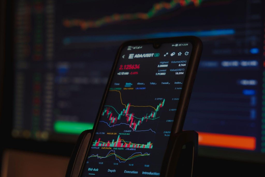 Investing Made Simpler: Understanding Modern Equity Platforms